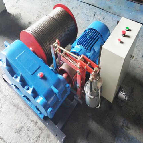 N&ecirc;n mua tời k&eacute;o mặt đất chạy điện hay chạy xăng dầu cho c&ocirc;ng tr&igrave;nh 